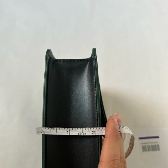 Tosca Blu Black Rhinestone Carrot Flowers Applique Flap Shoulder Bag Top Handle - Picture 11 of 12